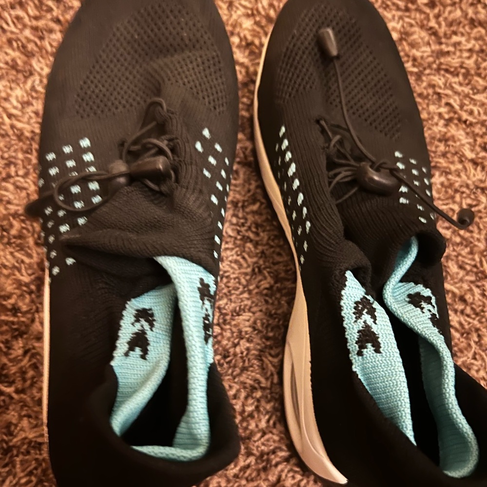Size 9 Women’s athletic shoes like new condition.
